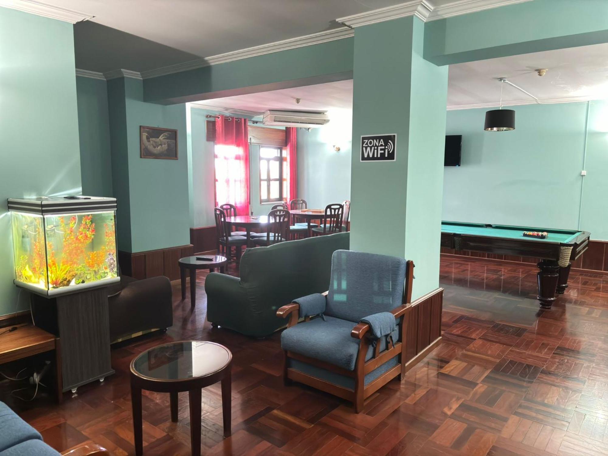 Hotel Trindade Coelho Mogadouro  Ngoại thất bức ảnh